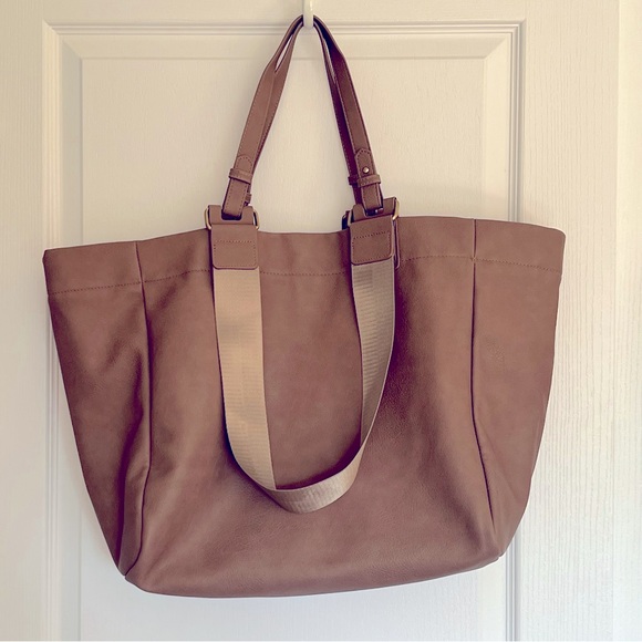 FREE PEOPLE Ventura Vegan Beige Tote Bag - Hard to Find - Sold Out in Stores - Picture 7 of 8